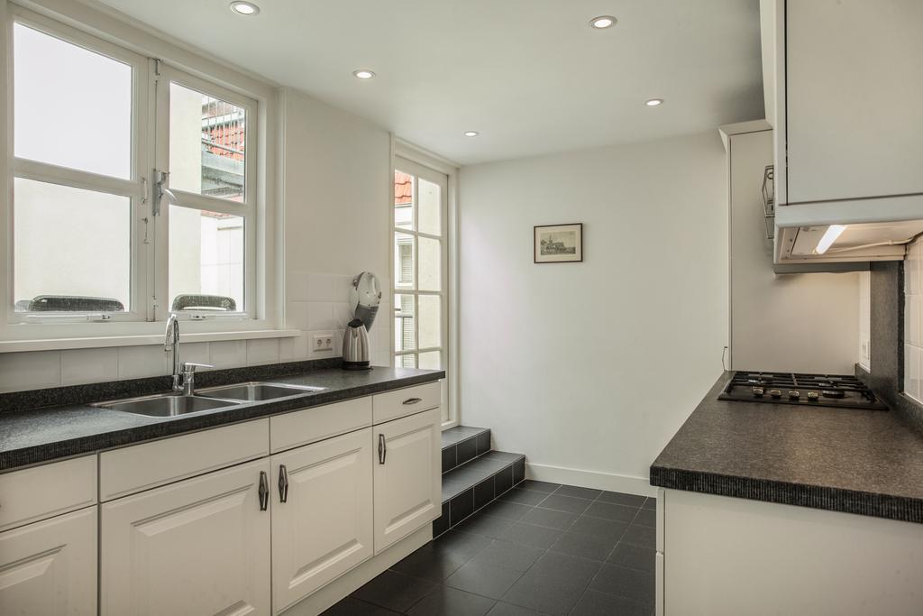 Stayci Serviced Apartments Noordeinde Haga Exterior foto