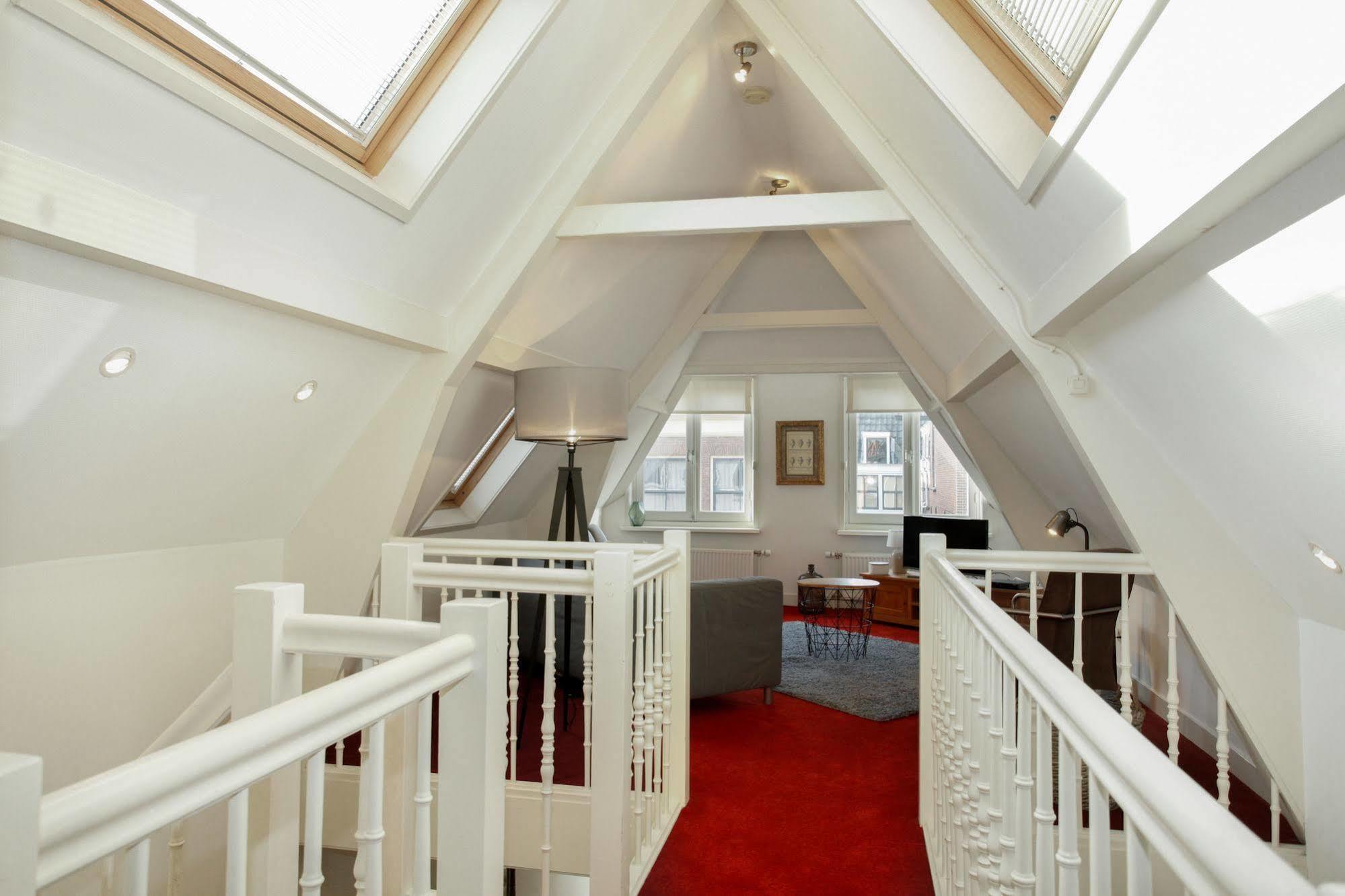 Stayci Serviced Apartments Noordeinde Haga Exterior foto